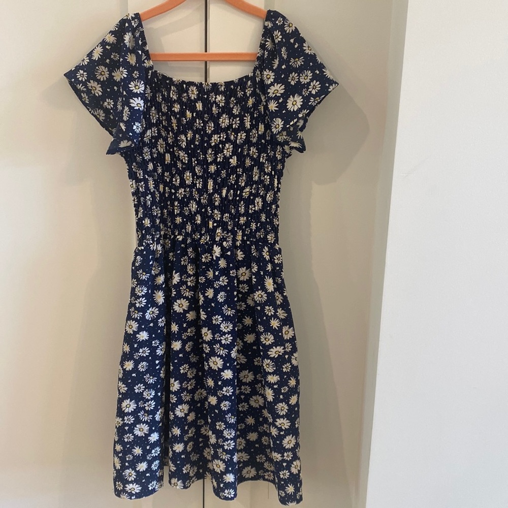 Speechless Kids smocked bodice Navy dress w/White/yellow daisy pattern - size 12